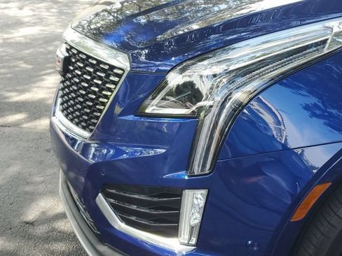 Certified 2024 Cadillac XT5 Premium Luxury w/ Technology Package FWD image 10