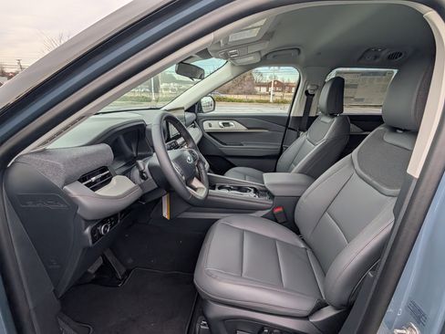 New 2026 Ford Explorer Active w/ Active Comfort Package image 12