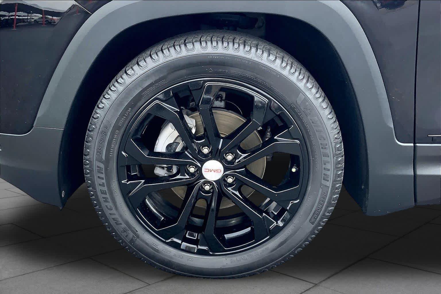 Used 2019 GMC Terrain SLE w/ Black Edition FWD image 11