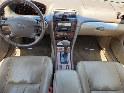 Used 2000 Lexus ES 330 w/ Lexus Value Pkg FWD image 19