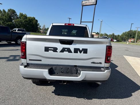 Used 2026 RAM 2500 Big Horn AWD/4WD image 8