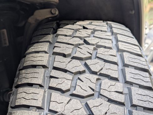 Used 2023 Jeep Grand Cherokee Limited w/ Black Appearance Package image 35