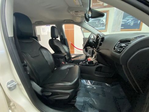 Used 2020 Jeep Compass Limited FWD image 11