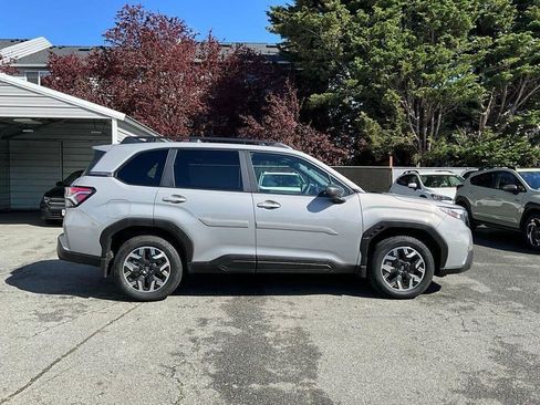 Certified 2025 Subaru Forester Premium AWD/4WD image 10