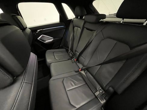 Used 2023 Audi Q3 2.0T Premium Plus w/ Premium Plus Package image 32