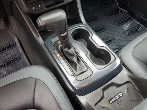 Used 2021 Chevrolet Colorado Z71 w/ Safety Package image 10