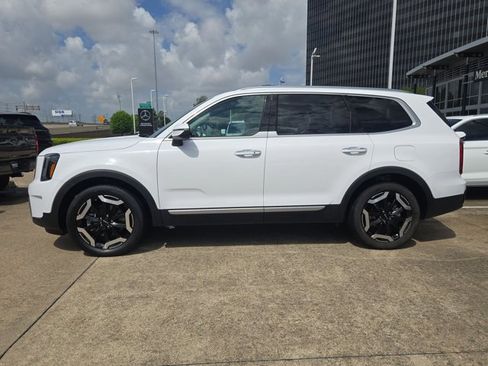 Used 2025 Kia Telluride S FWD image 9