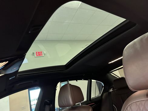 Used 2018 BMW M550i xDrive image 56