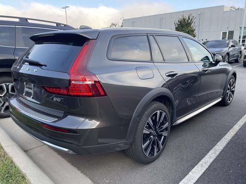 Used 2024 Volvo V60 B5 Cross Country Ultimate w/ Protection Package Premier AWD/4WD image 4