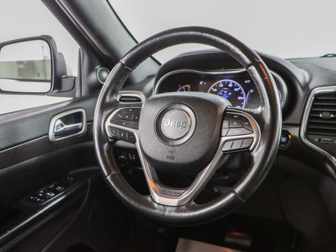 Used 2018 Jeep Grand Cherokee Altitude image 12