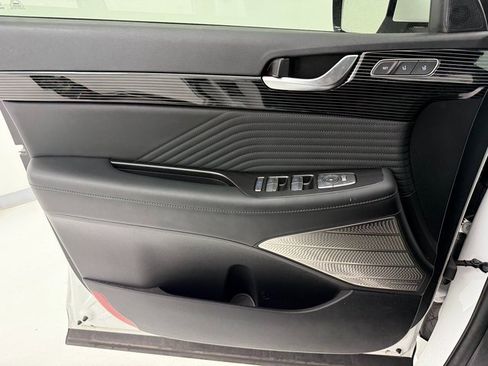 Used 2024 Hyundai Palisade Calligraphy image 18
