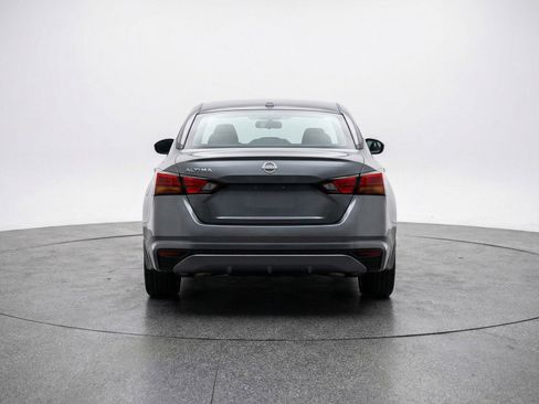 Used 2025 Nissan Altima 2.5 SV image 7