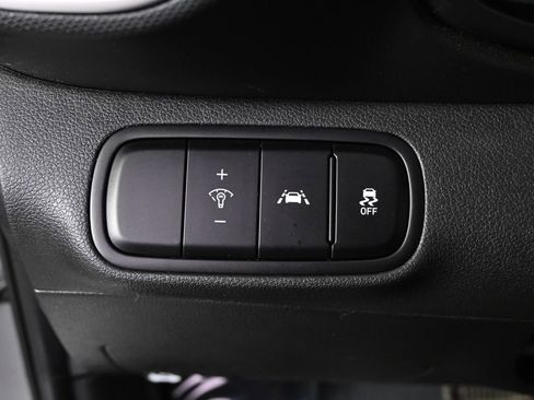 Used 2021 Hyundai Venue SE image 24