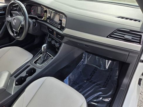 Certified 2020 Volkswagen Jetta R-Line image 17