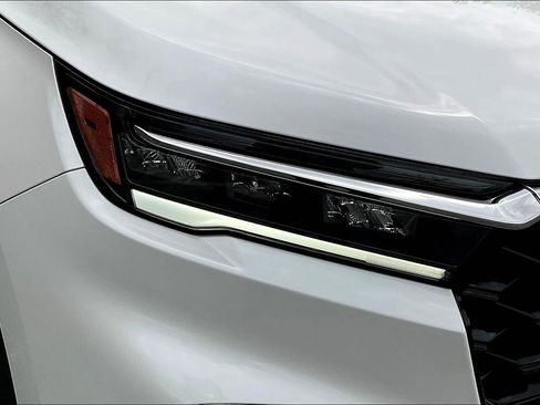 Used 2025 Honda Pilot Elite image 33
