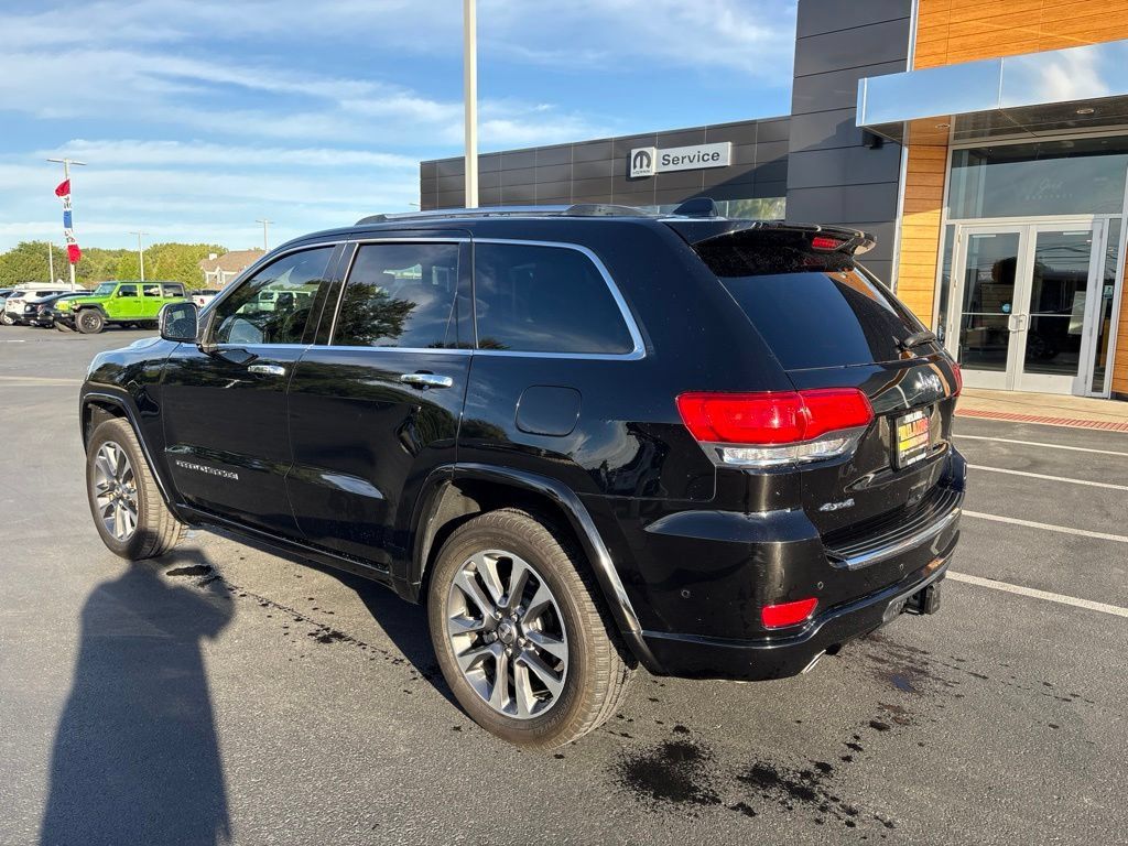 Used 2018 Jeep Grand Cherokee Overland AWD/4WD image 3