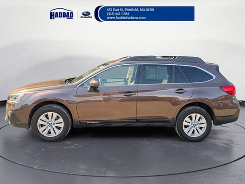 Used 2019 Subaru Outback 2.5i Premium AWD/4WD image 3