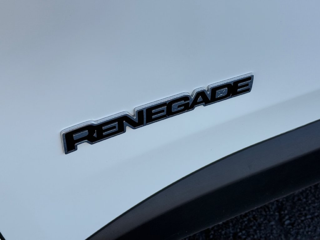 Used 2023 Jeep Renegade Latitude AWD/4WD image 36