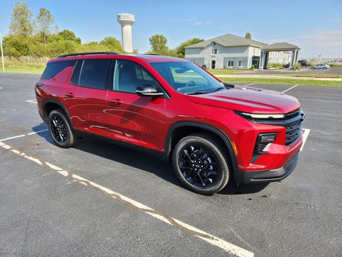 New 2026 Chevrolet Traverse LT w/ Midnight/Sport Edition image 6