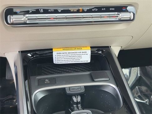 Certified 2025 Mercedes-Benz GLB 250 GLB 250 image 24