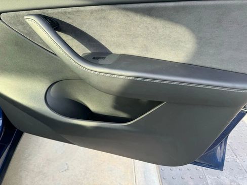 Used 2022 Tesla Model Y Long Range AWD/4WD image 28