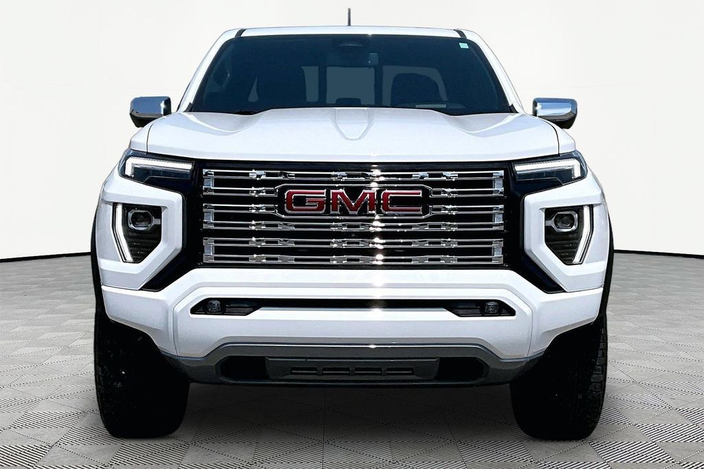 Used 2024 GMC Canyon Denali AWD/4WD image 3