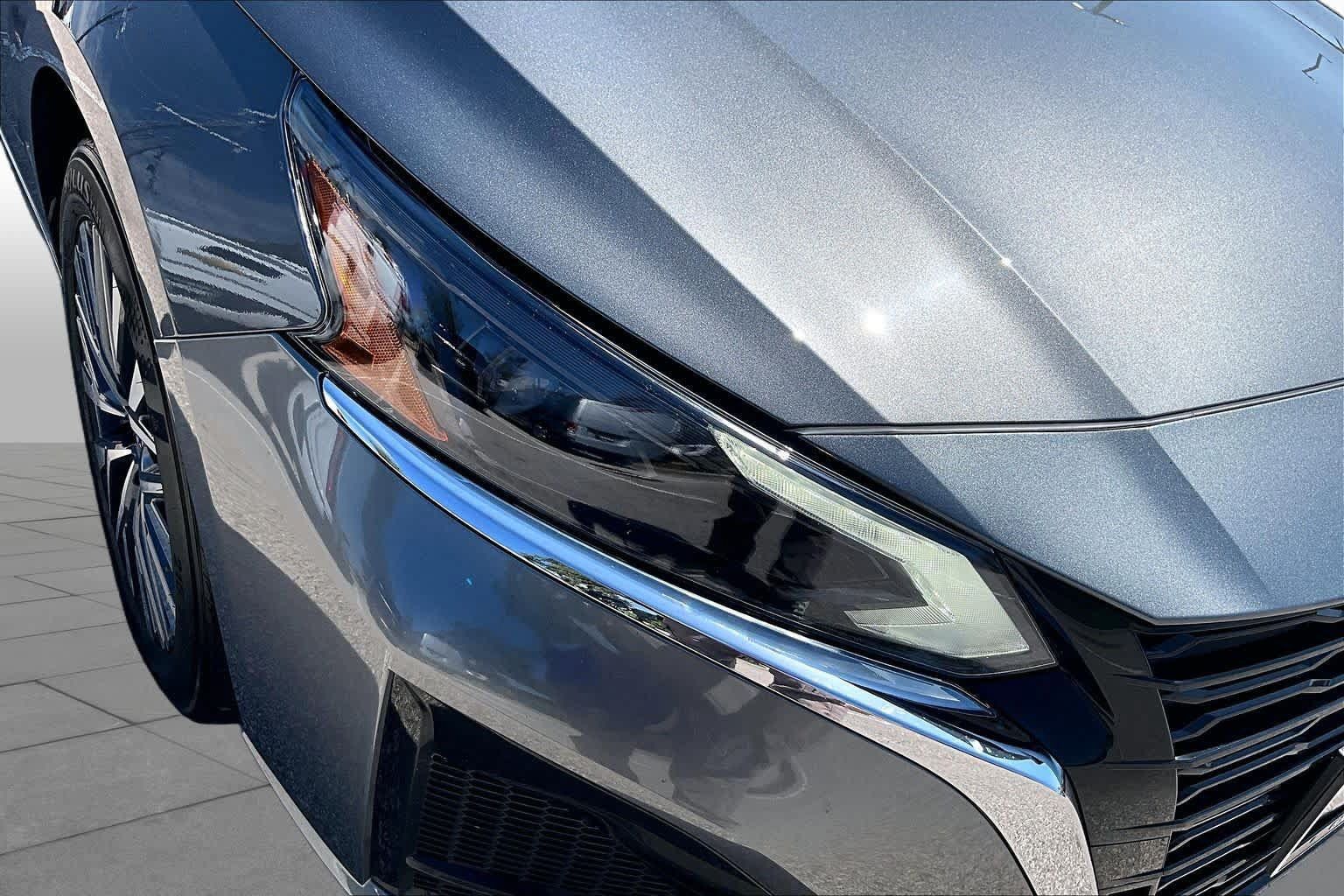 Used 2025 Nissan Altima 2.5 SV FWD image 28