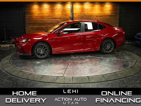 Used 2025 Toyota Camry SE w/ Convenience Package image 1