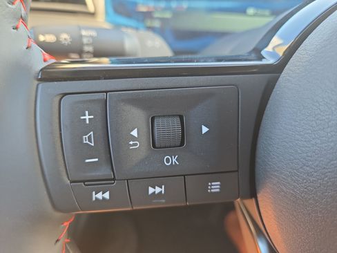 New 2025 Nissan Kicks SR image 9