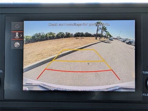 Certified 2023 Kia Carnival LX image 24