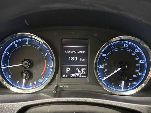 Used 2017 Toyota Corolla LE image 17