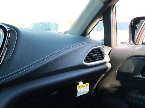 New 2026 Chrysler Pacifica Select image 25