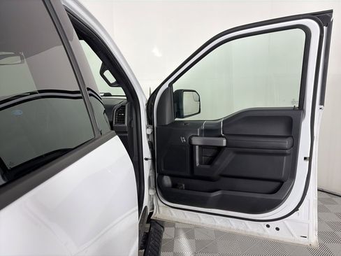 Certified 2019 Ford F150 XLT w/ Equipment Group 302A Luxury image 30