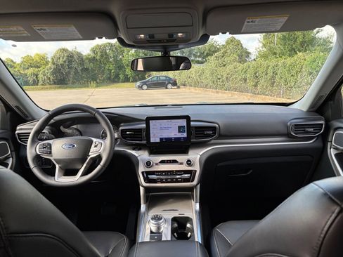 Used 2023 Ford Explorer XLT w/ Equipment Group 202A image 35