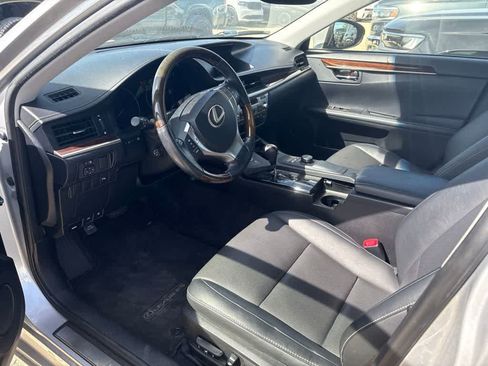 Used 2015 Lexus ES 350 w/ Premium Package FWD image 6