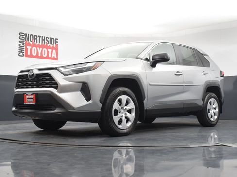 Used 2025 Toyota RAV4 LE AWD/4WD image 30
