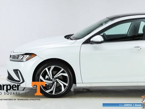 Used 2025 Volkswagen Jetta SEL FWD image 41