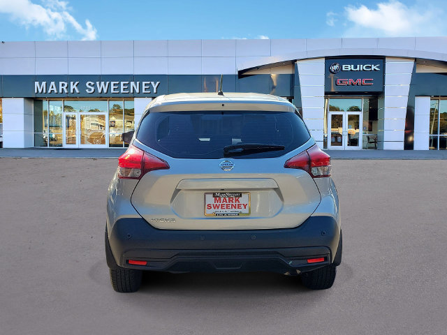 Used 2020 Nissan Kicks S FWD image 30