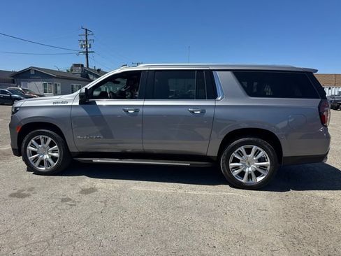 Used 2021 Chevrolet Suburban High Country RWD image 8
