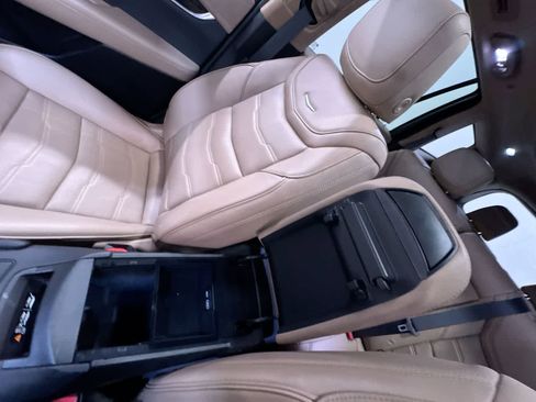 Used 2024 Cadillac XT6 Sport w/ Platinum Package image 28