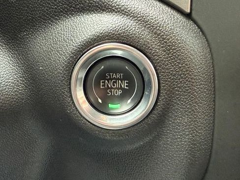 Used 2025 Chevrolet Silverado 1500 Custom image 14