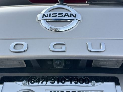 Used 2021 Nissan Rogue Platinum image 15