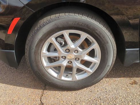 Used 2023 Chevrolet Equinox LT image 10