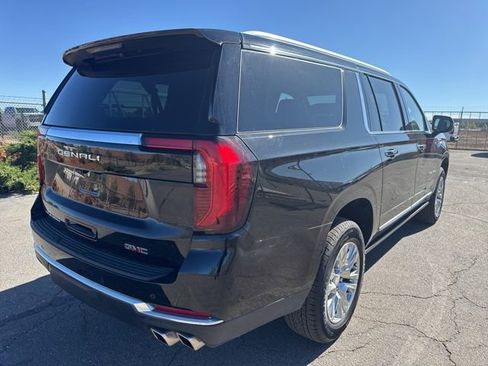 Used 2025 GMC Yukon XL Denali w/ Sun & Power Step Package AWD/4WD image 7
