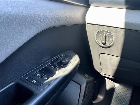Used 2022 Volkswagen Taos SE FWD image 14