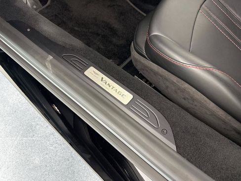 Used 2020 Aston Martin V8 Vantage Coupe RWD image 36