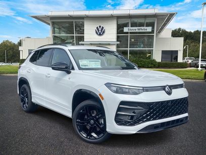 New 2025 Volkswagen Tiguan SE R-Line