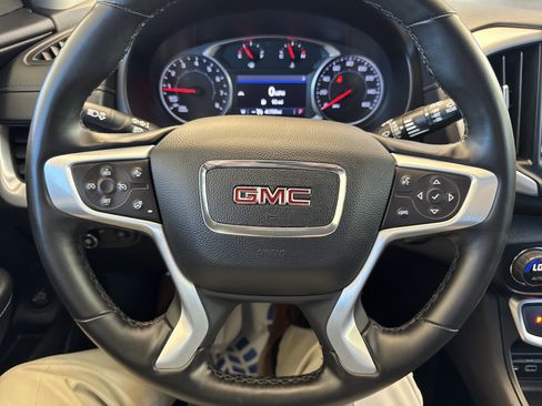 Used 2024 GMC Terrain SLT image 23
