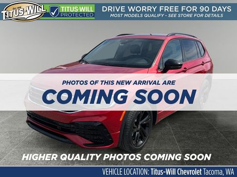 Used 2024 Volkswagen Tiguan SE R-Line AWD/4WD image 2