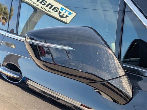 Used 2023 Buick Enclave Avenir w/ Avenir Technology Package image 11